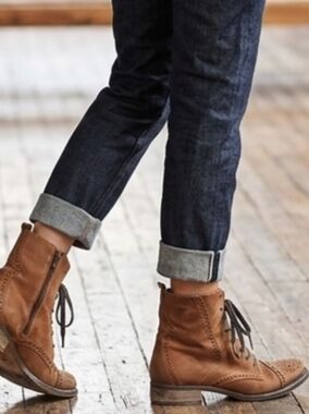 Hand Finished Lavorazione Artigiana Vintage Style Leather Boots Biltrite Soles